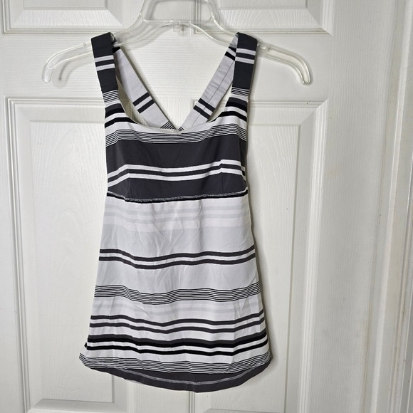 Grey White Lululemon Criss Cross Back Women's Top. 4 (?) - Picture 1 of 5